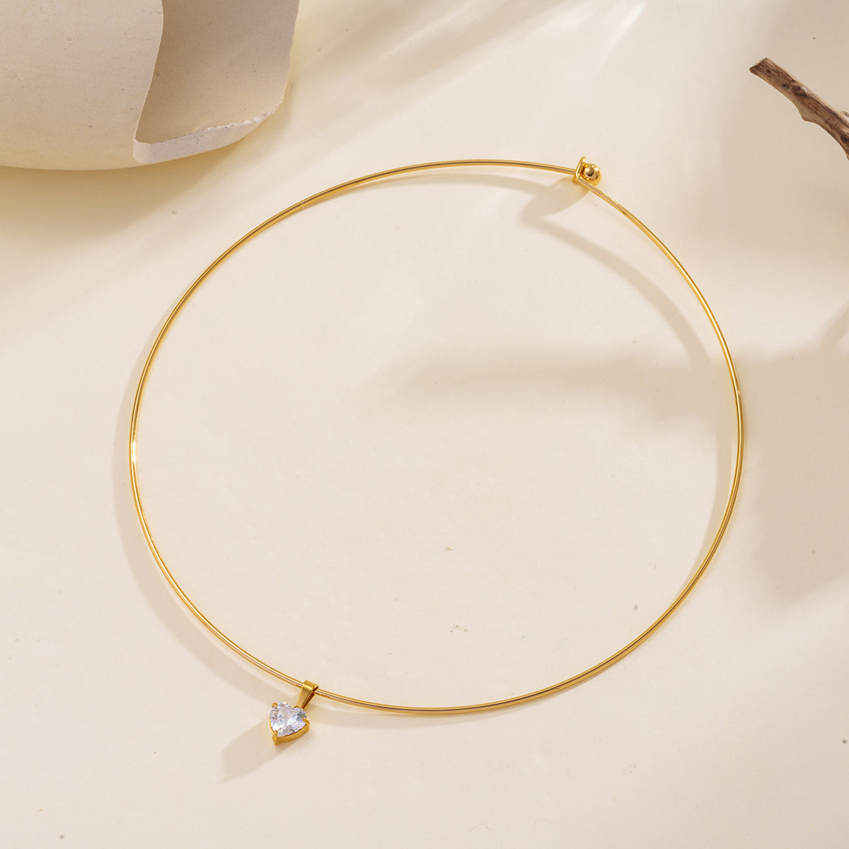 Multi-Cut Crystal Choker