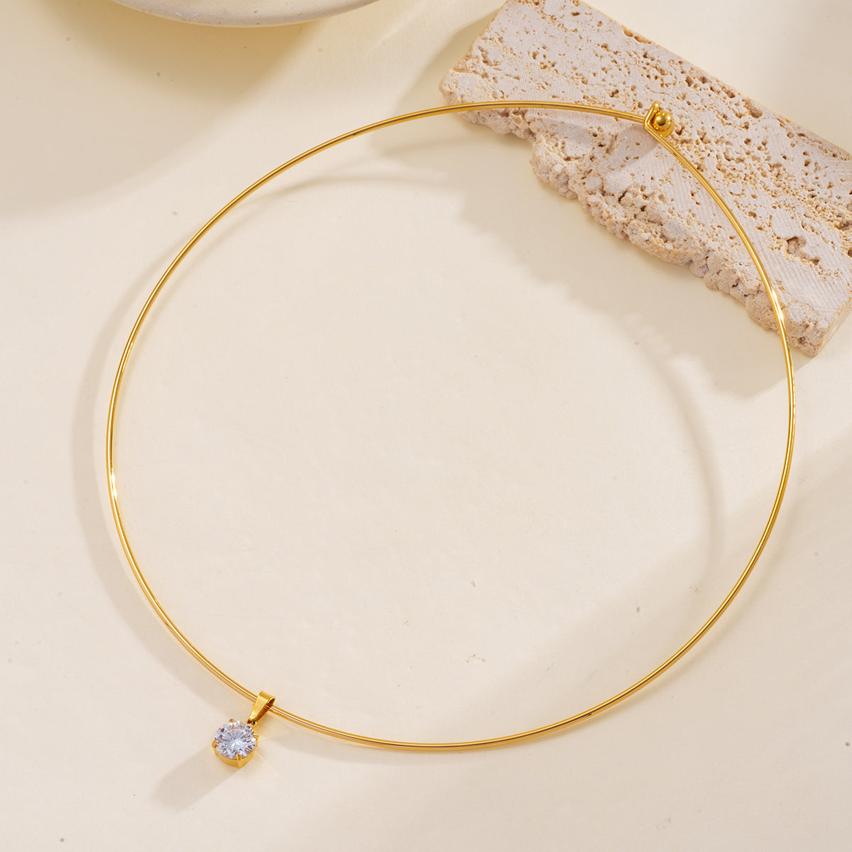 Multi-Cut Crystal Choker