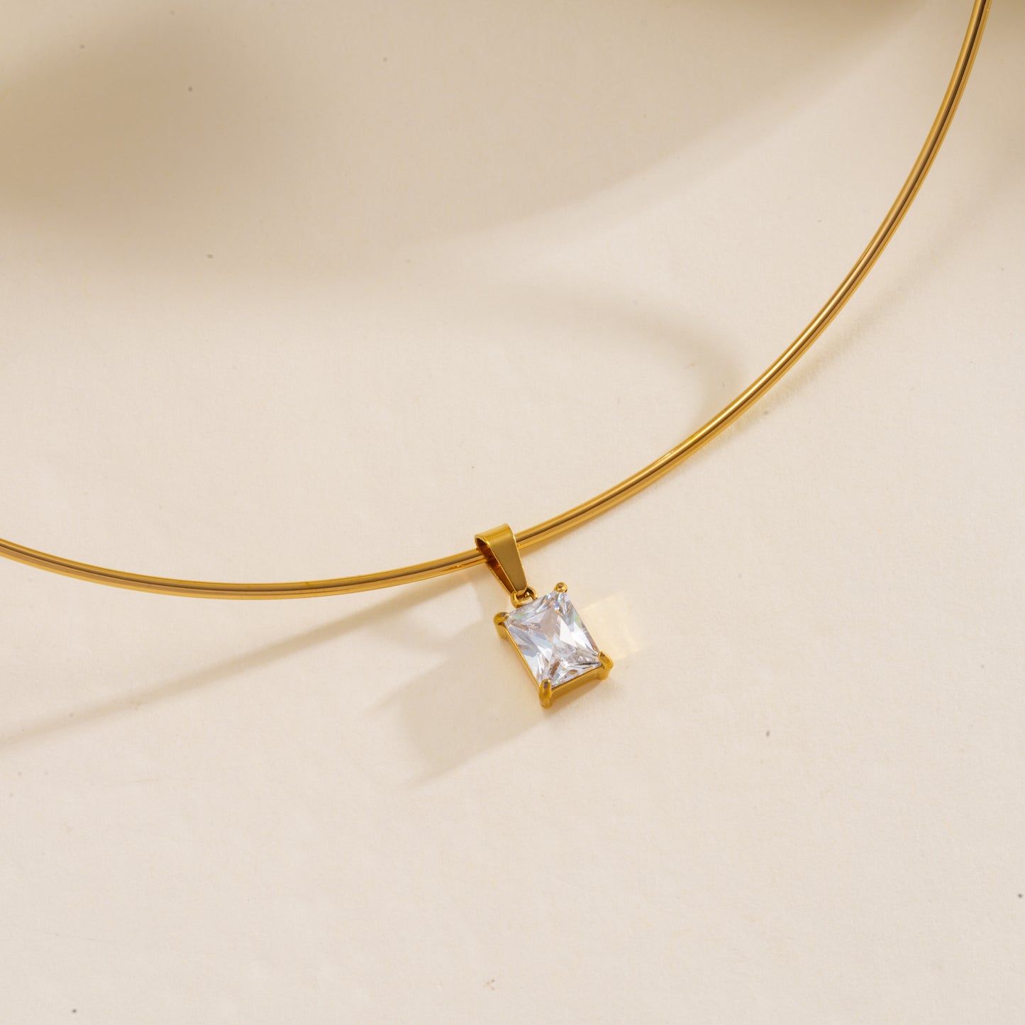 Multi-Cut Crystal Choker